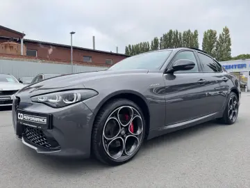 Giulia  VELOCE Q4 PANO RFK MEMORY ACC CARPLAY