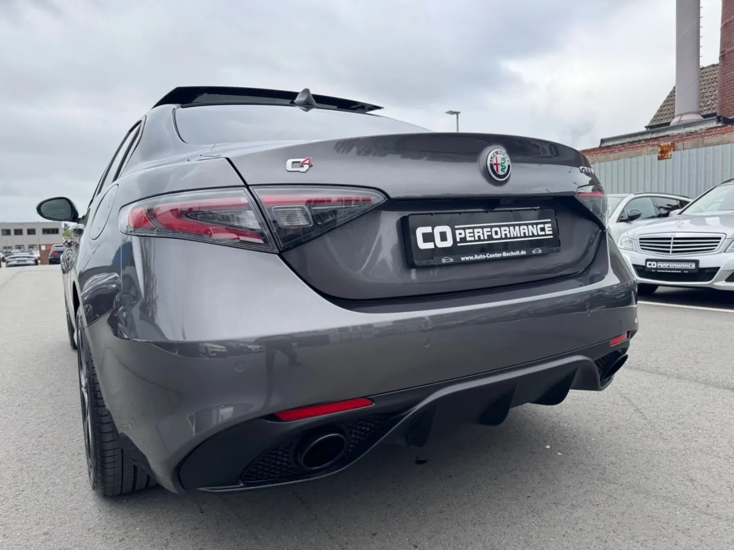 Giulia  VELOCE Q4 PANO RFK MEMORY ACC CARPLAY