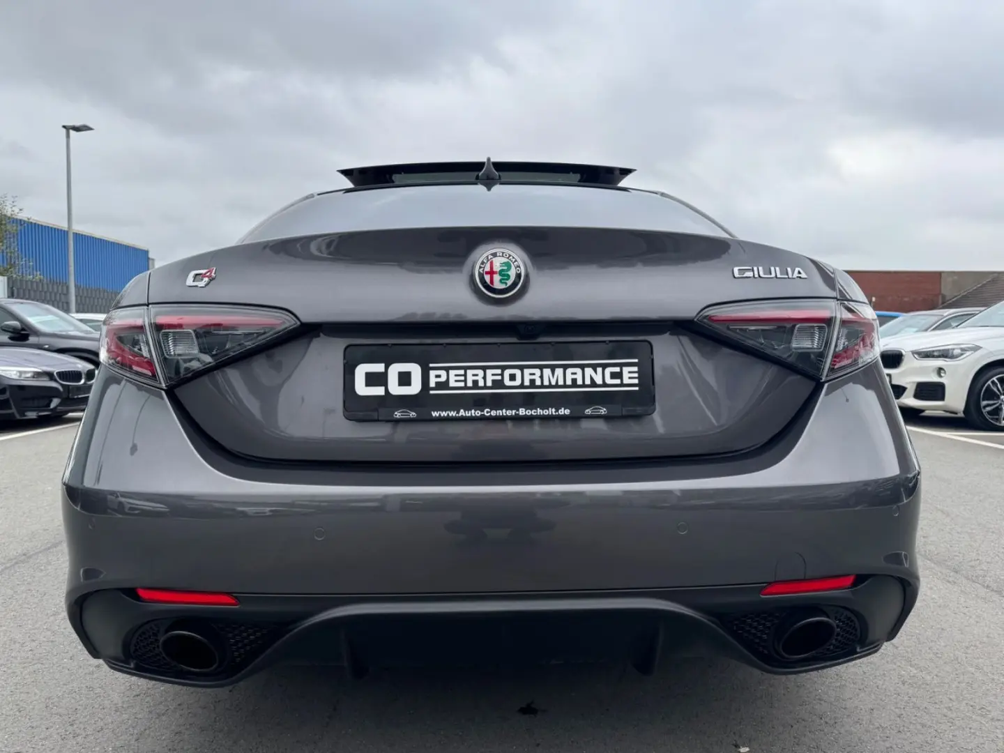 Giulia  VELOCE Q4 PANO RFK MEMORY ACC CARPLAY