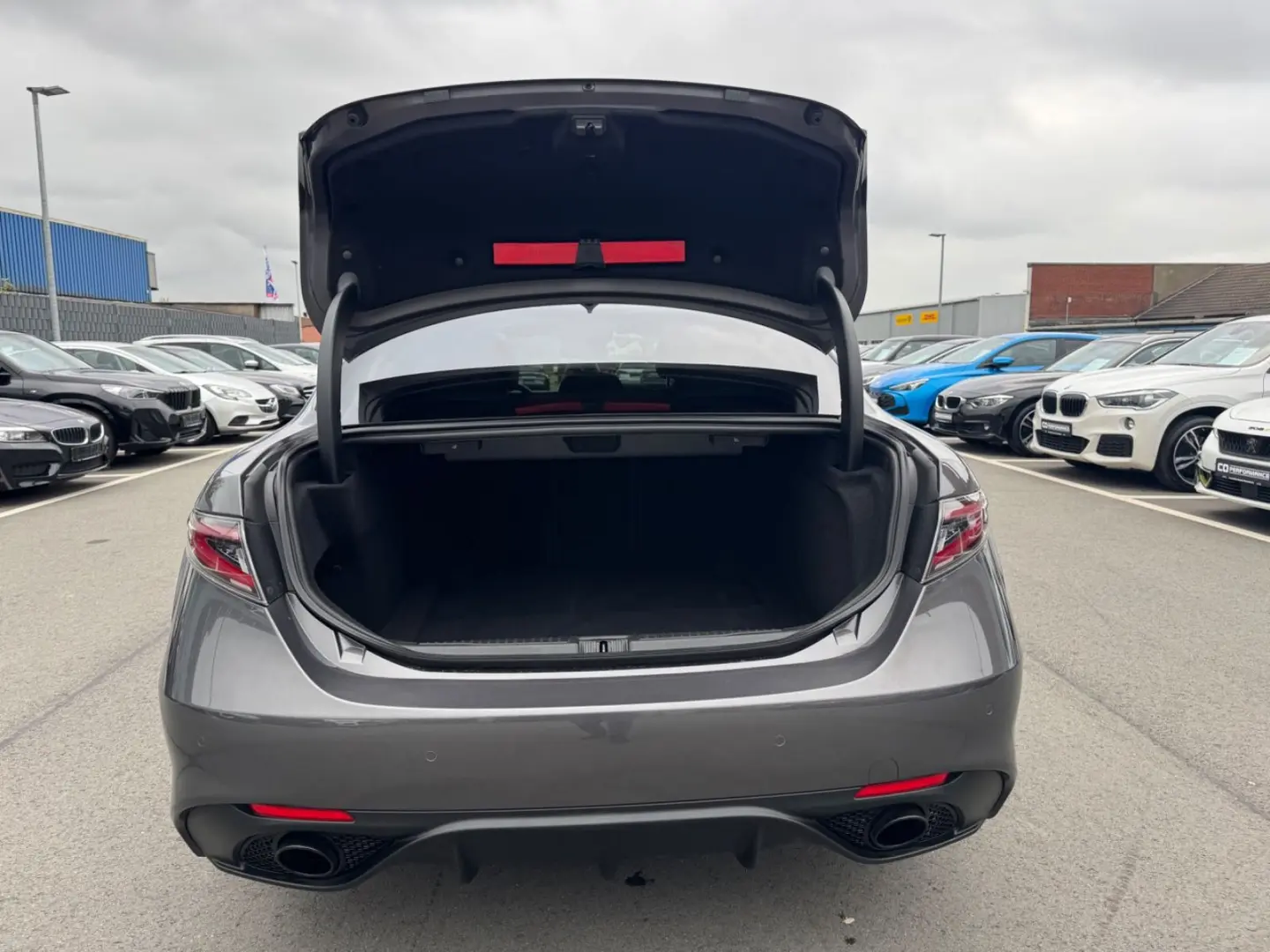 Giulia  VELOCE Q4 PANO RFK MEMORY ACC CARPLAY