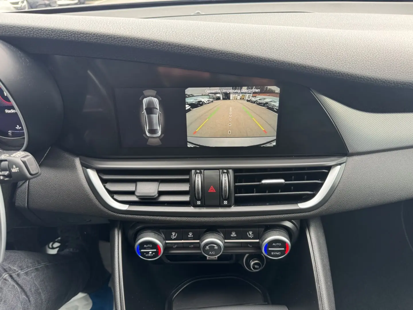 Giulia  VELOCE Q4 PANO RFK MEMORY ACC CARPLAY