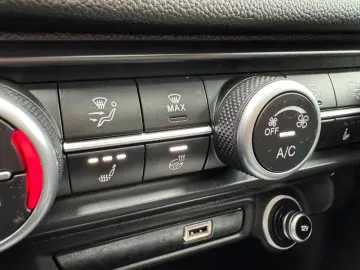 Giulia  VELOCE Q4 PANO RFK MEMORY ACC CARPLAY