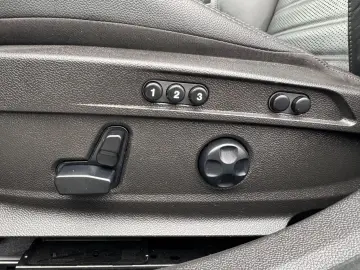 Giulia  VELOCE Q4 PANO RFK MEMORY ACC CARPLAY