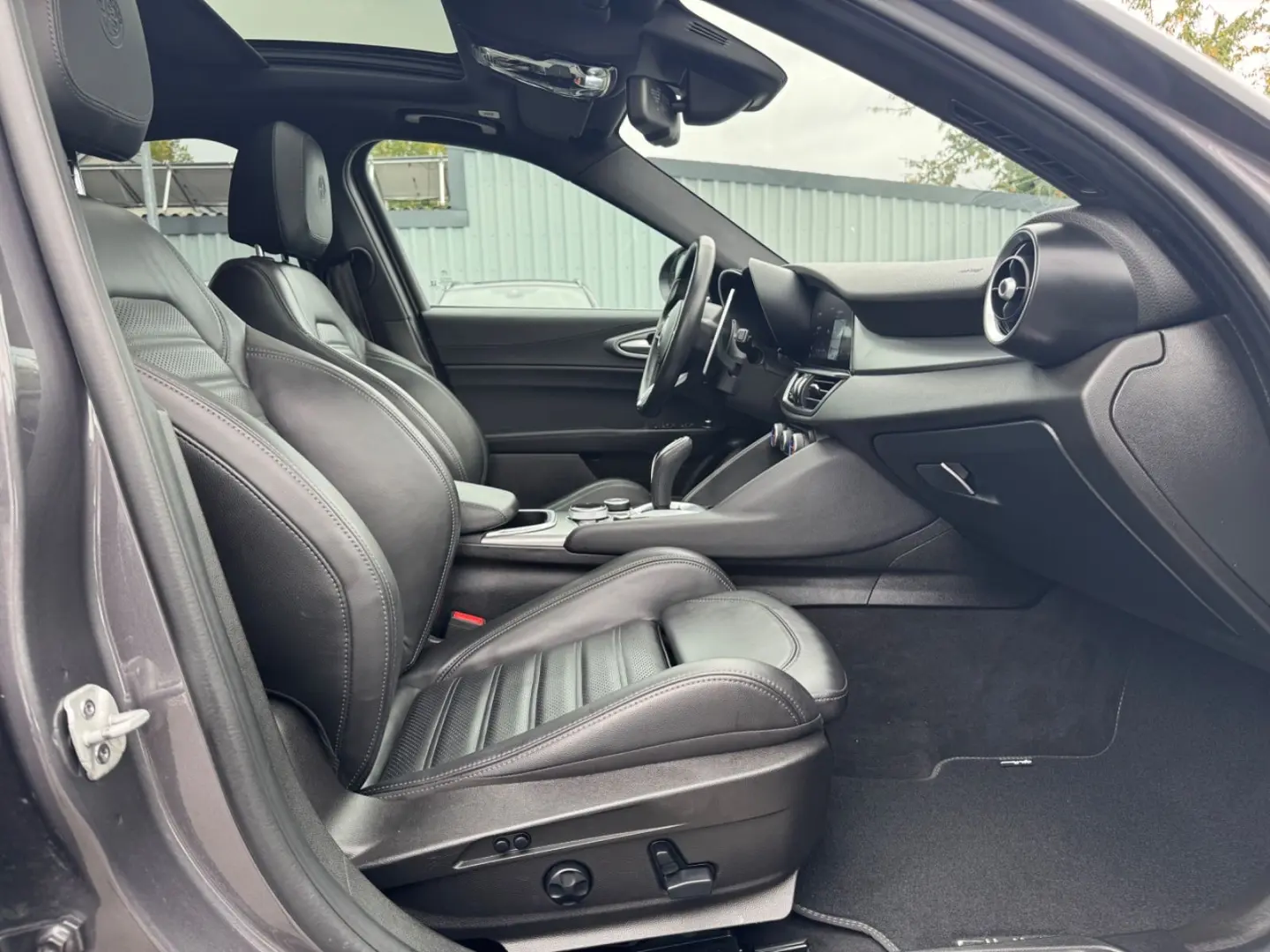 Giulia  VELOCE Q4 PANO RFK MEMORY ACC CARPLAY