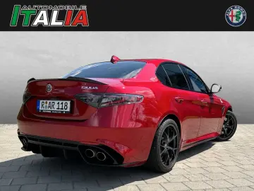 Giulia 2.9 V6 Bi-Turbo AT8 Quadrifoglio