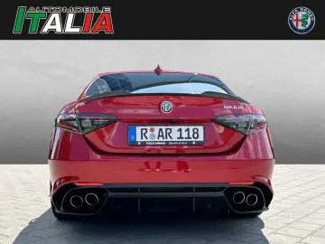 Giulia 2.9 V6 Bi-Turbo AT8 Quadrifoglio