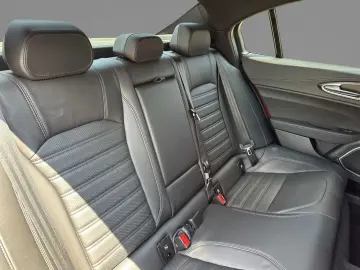 Giulia 2.9 V6 Bi-Turbo AT8 Quadrifoglio