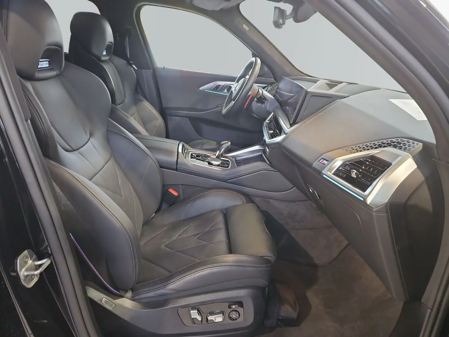 XM 50e  M Sportpaket H&K Surround