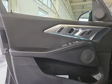 XM 50e  M Sportpaket H&K Surround