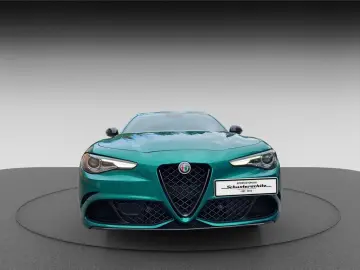 GIULIA 510PS QUADRIFOGLIO 1. HAND DEUTSCH VERDE