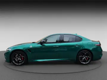 GIULIA 510PS QUADRIFOGLIO 1. HAND DEUTSCH VERDE