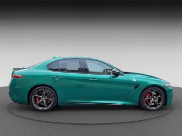 GIULIA 510PS QUADRIFOGLIO 1. HAND DEUTSCH VERDE