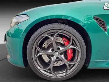 GIULIA 510PS QUADRIFOGLIO 1. HAND DEUTSCH VERDE