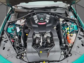 GIULIA 510PS QUADRIFOGLIO 1. HAND DEUTSCH VERDE