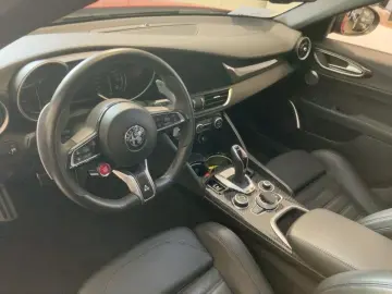 Giulia Quadrifoglio Assistenz Paket  19 Classico