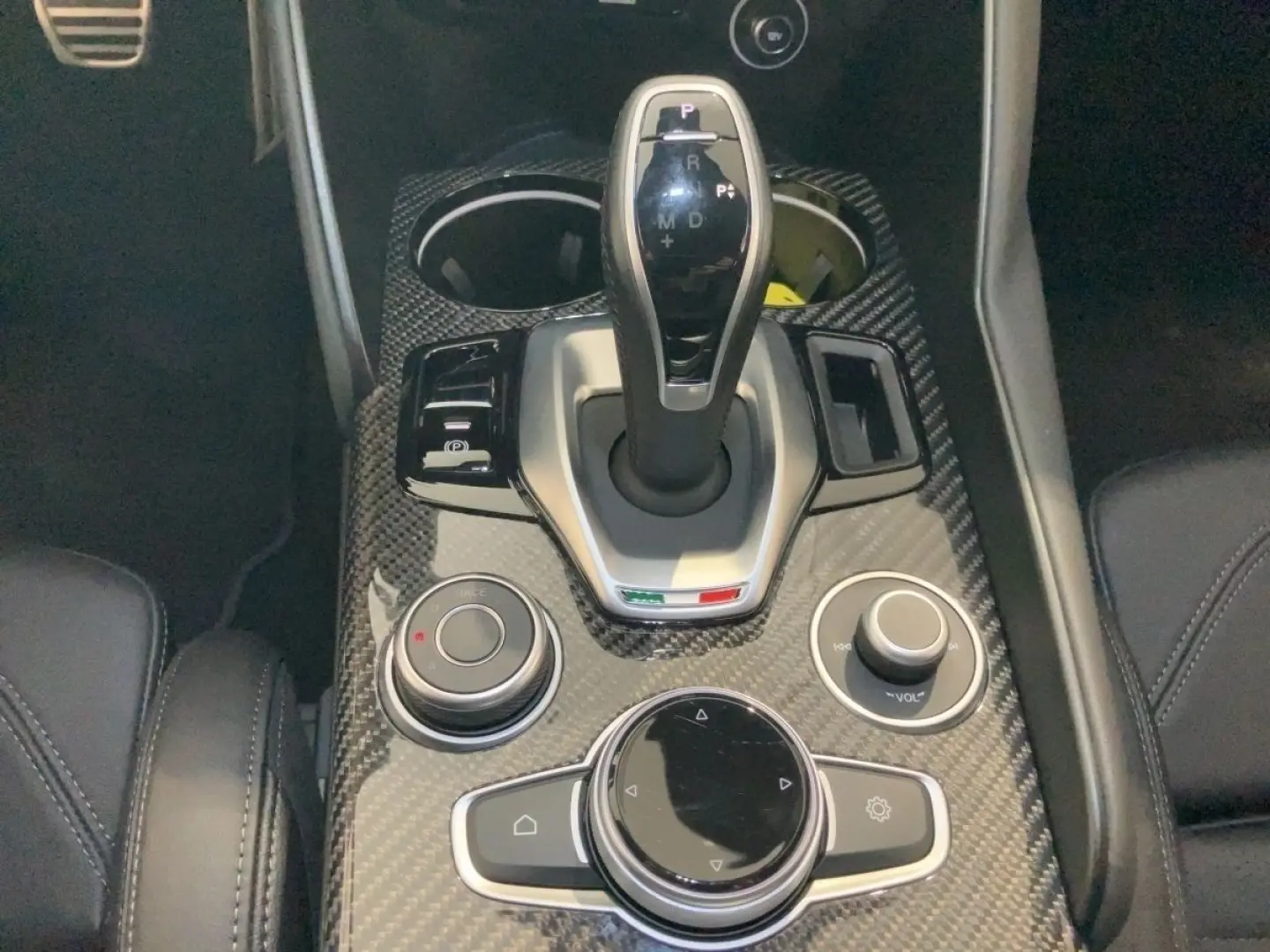 Giulia Quadrifoglio Assistenz Paket  19 Classico
