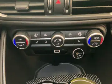 Giulia Quadrifoglio Assistenz Paket  19 Classico