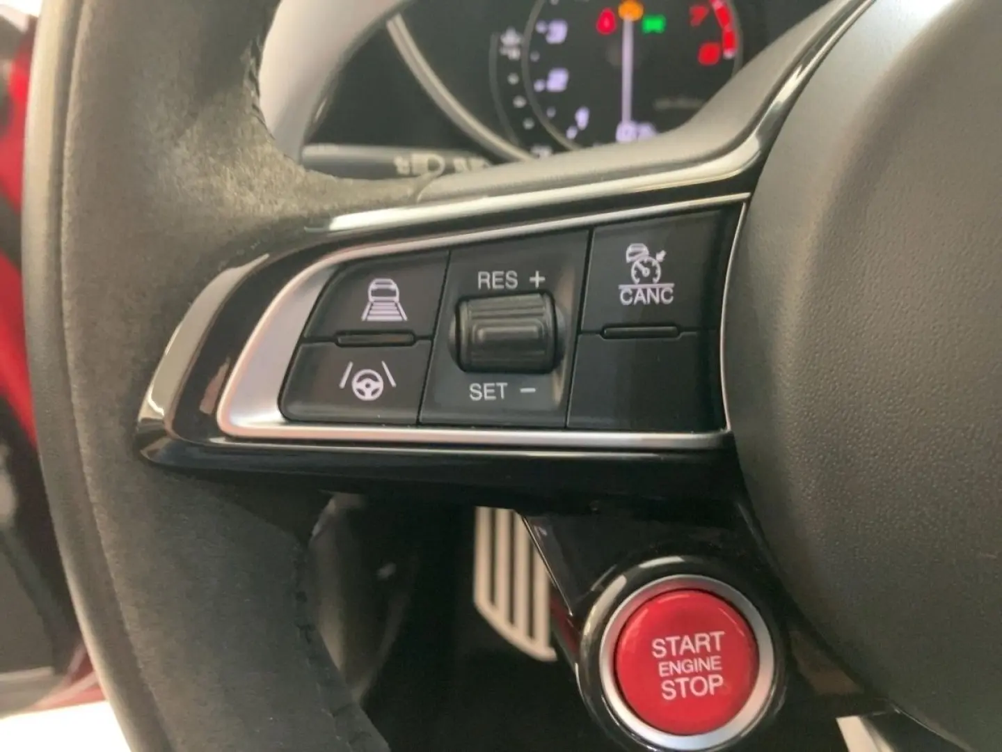 Giulia Quadrifoglio Assistenz Paket  19 Classico