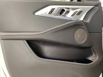 XM 50e . 22  LC Prof. HUD H K DAB