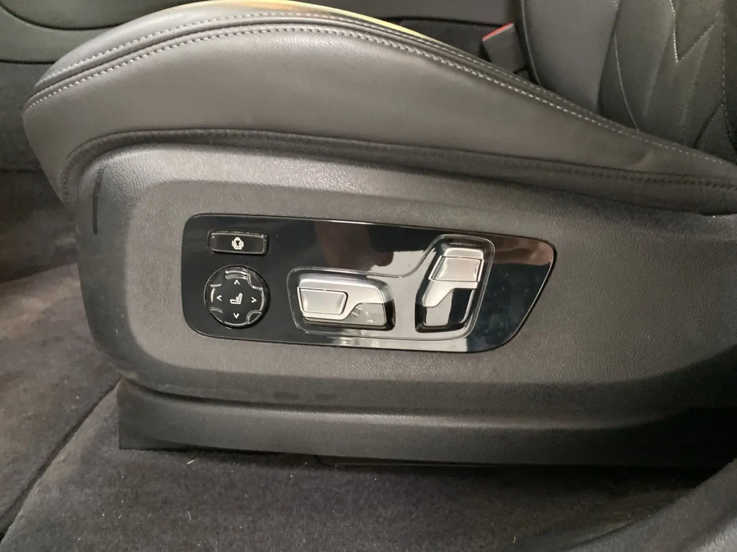 XM 50e . 22  LC Prof. HUD H K DAB