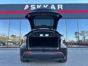 Tesla Model Y Performance Dual Motor AWD 2022