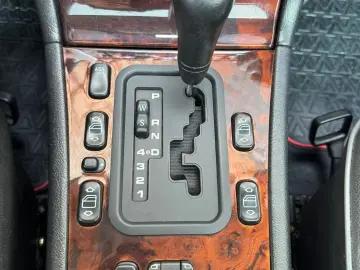 Mercedes E200 – 1998