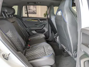 Tiguan 2.0TDI R-Line 4M Pano H K AHK Matrix 20