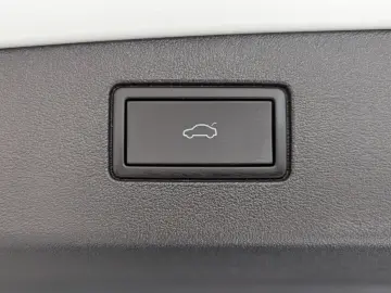 Tiguan 2.0TDI R-Line 4M Pano H K AHK Matrix 20