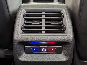 Tiguan 2.0TDI R-Line 4M Pano H K AHK Matrix 20