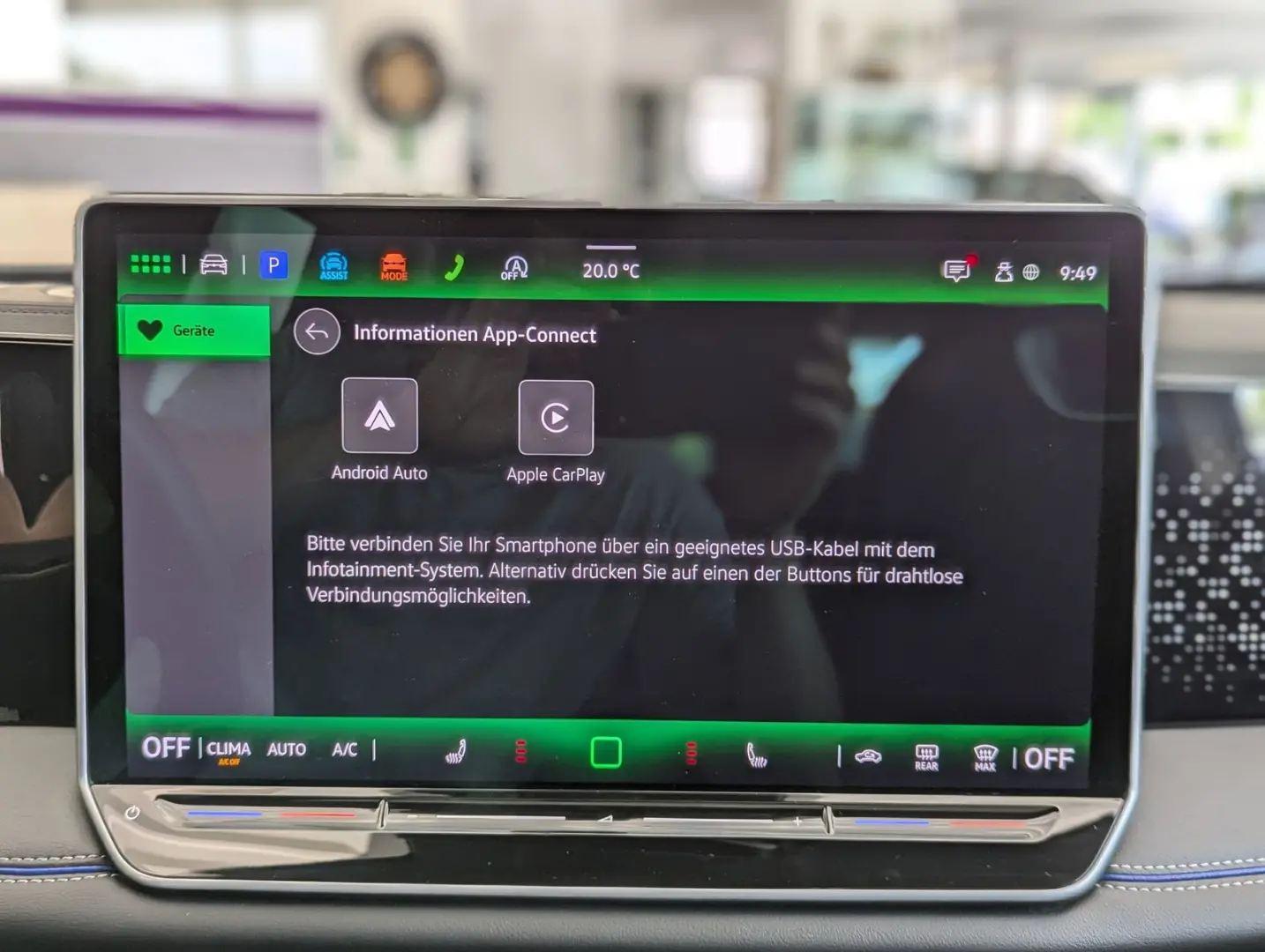 Tiguan 2.0TDI R-Line 4M Pano H K AHK Matrix 20