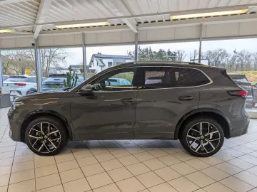 Tiguan 2.0TDI R-Line 4M Pano H K AHK Matrix 20