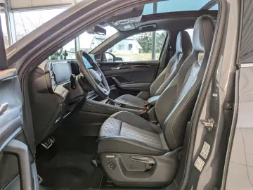 Tiguan 2.0TDI R-Line 4M Pano H K AHK Matrix 20