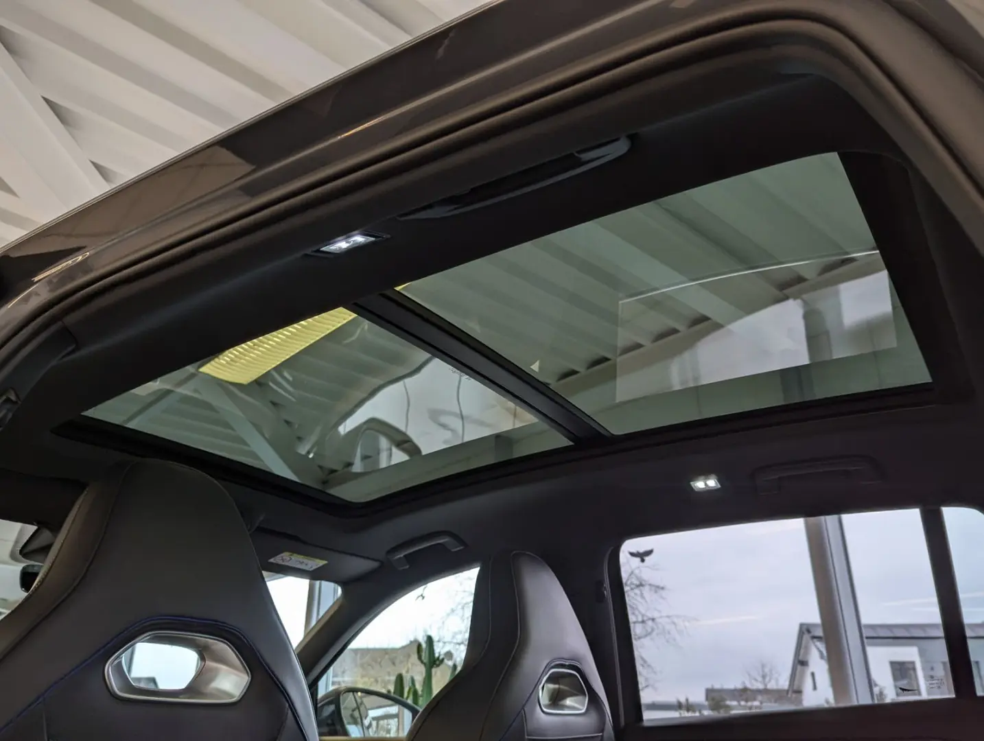 Tiguan 2.0TDI R-Line 4M Pano H K AHK Matrix 20