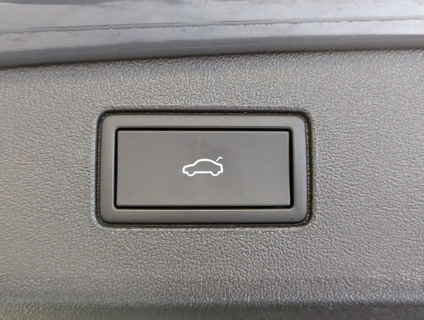 Tiguan 2.0TDI R-Line 4M Pano H K AHK Matrix 20