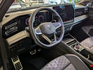 Tiguan 2.0TDI R-Line 4M Pano H K AHK Matrix 20