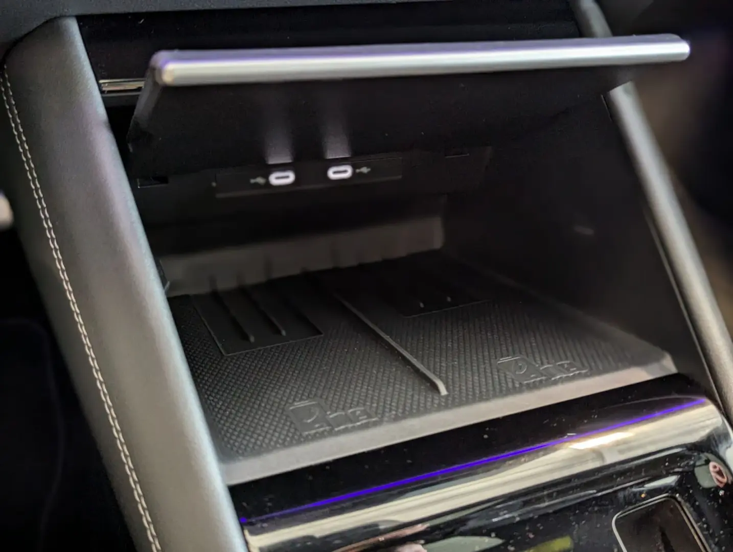 Tiguan 2.0TDI R-Line 4M Pano H K AHK Matrix 20