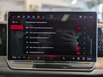 Tiguan 2.0TDI R-Line 4M Pano H K AHK Matrix 20