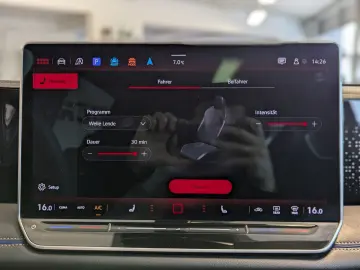 Tiguan 2.0TDI R-Line 4M Pano H K AHK Matrix 20