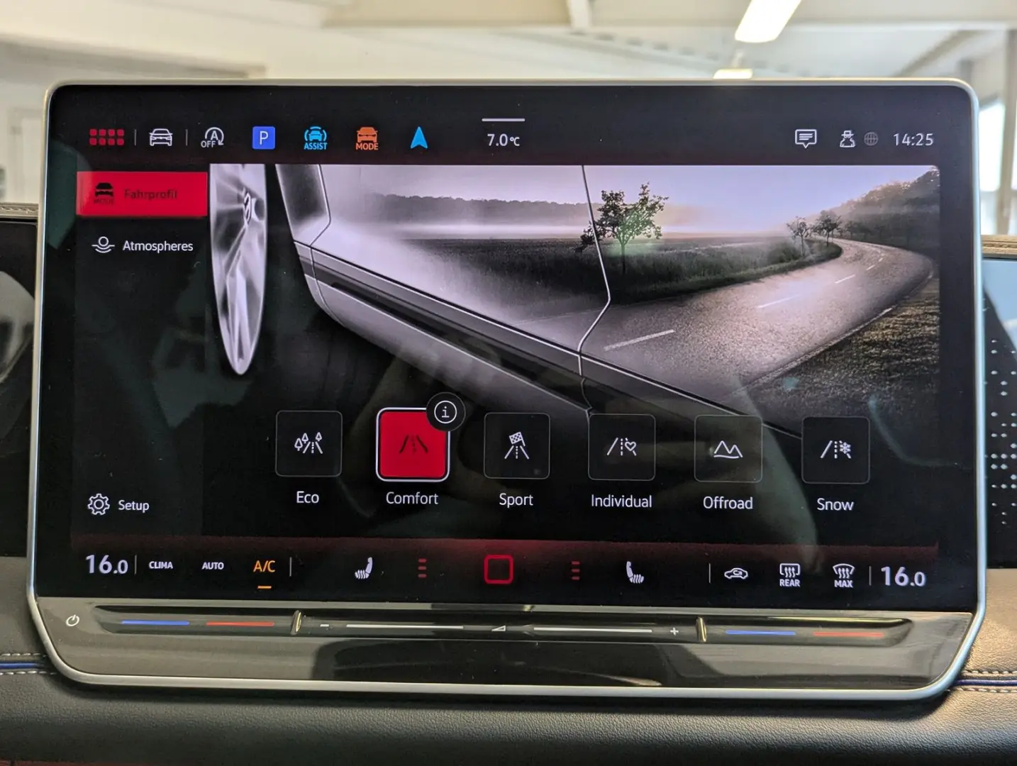 Tiguan 2.0TDI R-Line 4M Pano H K AHK Matrix 20