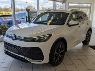 Tiguan 2.0TDI R-Line 4M Pano H K AHK Matrix 20
