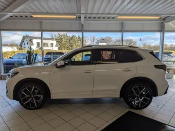 Tiguan 2.0TDI R-Line 4M Pano H K AHK Matrix 20