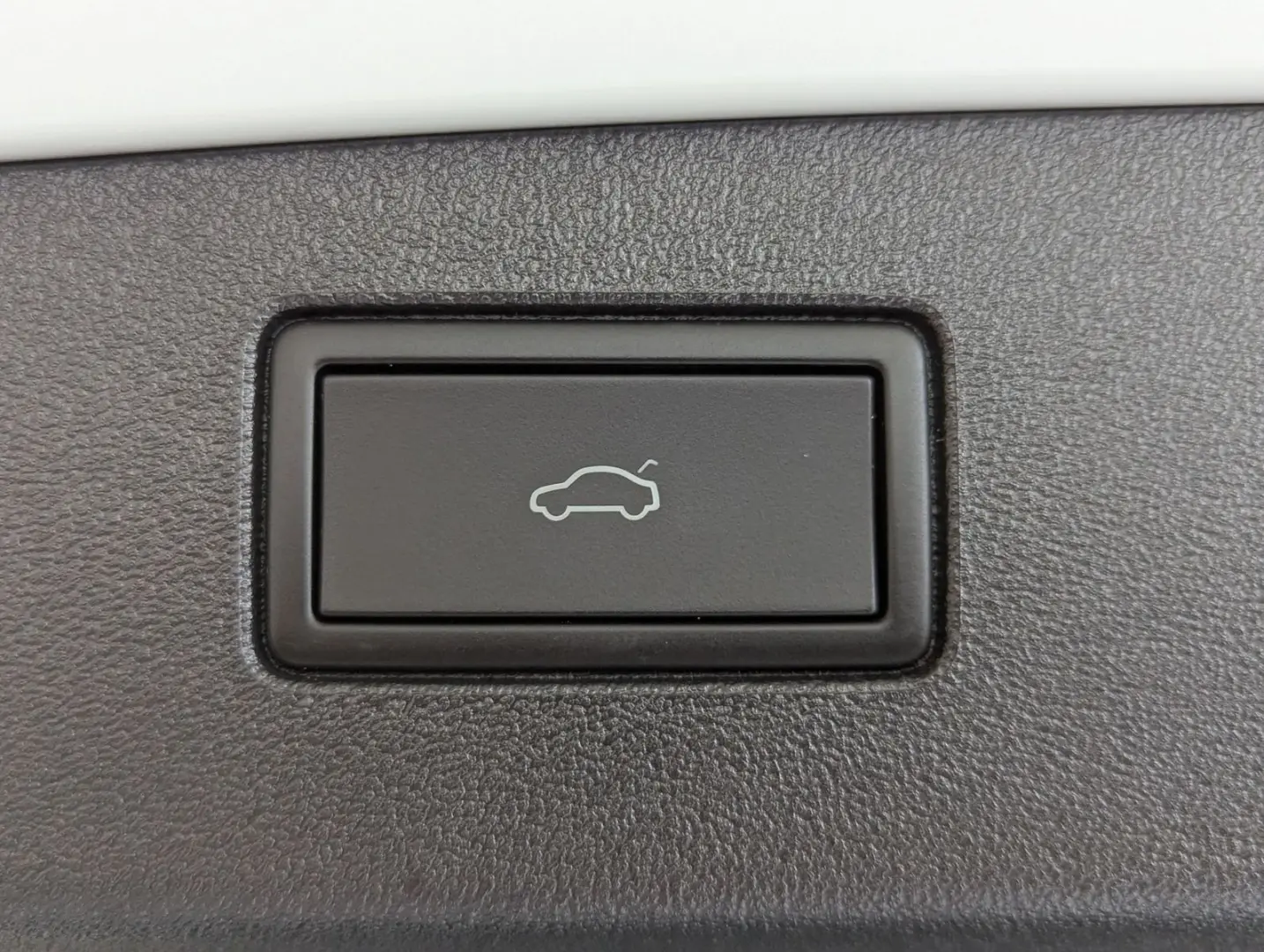 Tiguan 2.0TDI R-Line 4M Pano H K AHK Matrix 20