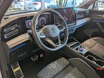 Tiguan 2.0TDI R-Line 4M Pano H K AHK Matrix 20