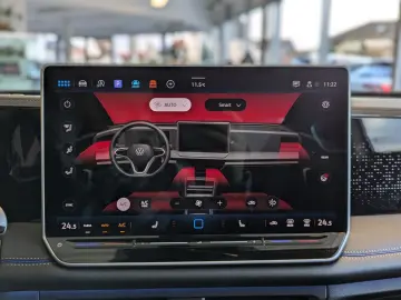 Tiguan 2.0TDI R-Line 4M Pano H K AHK Matrix 20