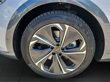 Tavascan VZ 4D 250 kW LED Navi RüKa DCC Pano ACC