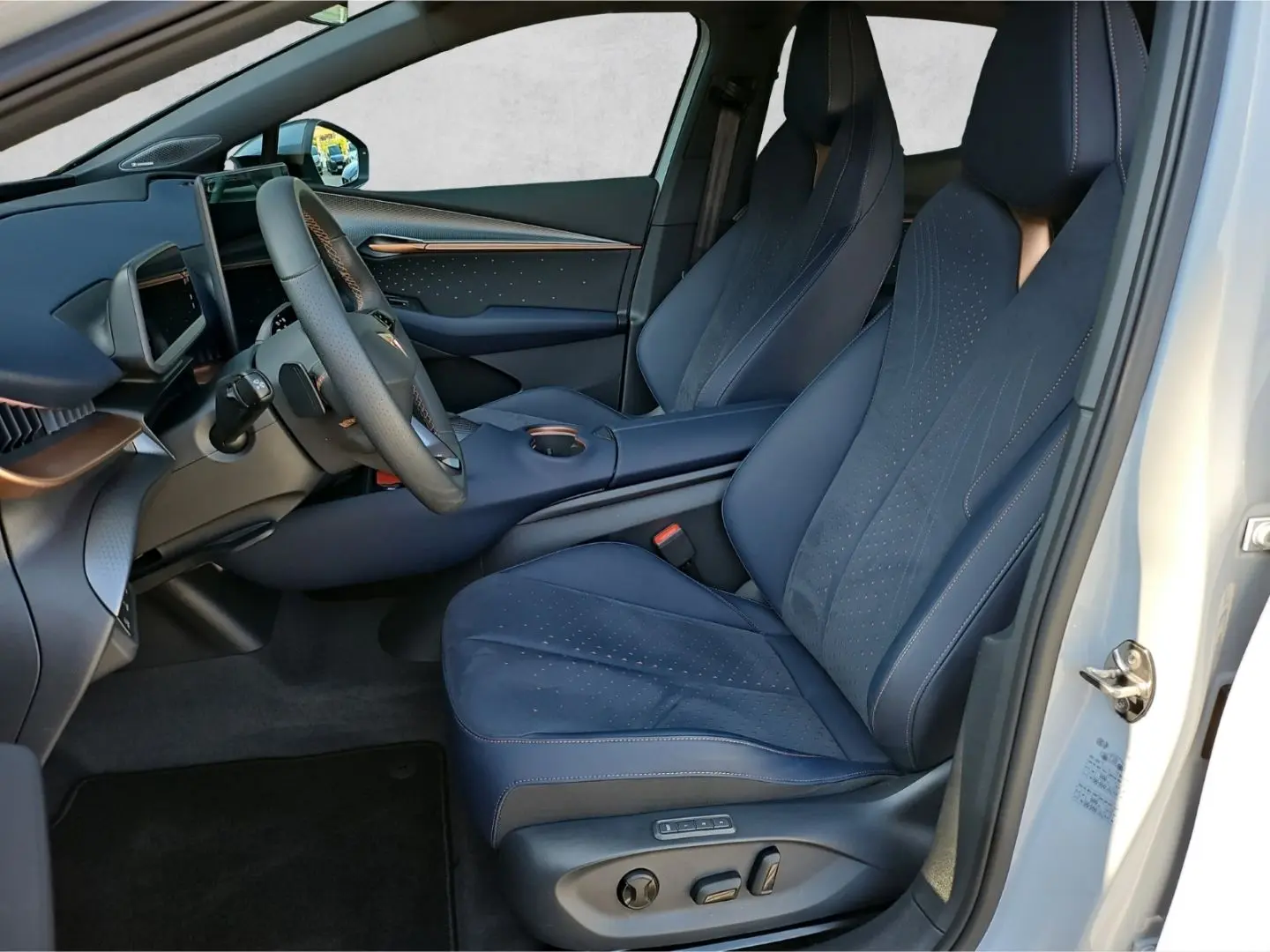 Tavascan VZ 4D 250 kW LED Navi RüKa DCC Pano ACC