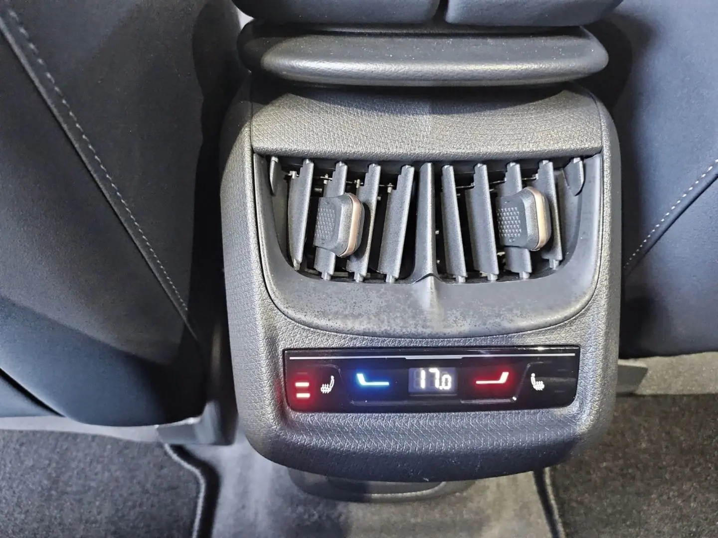 Tavascan VZ 4D 250 kW LED Navi RüKa DCC Pano ACC