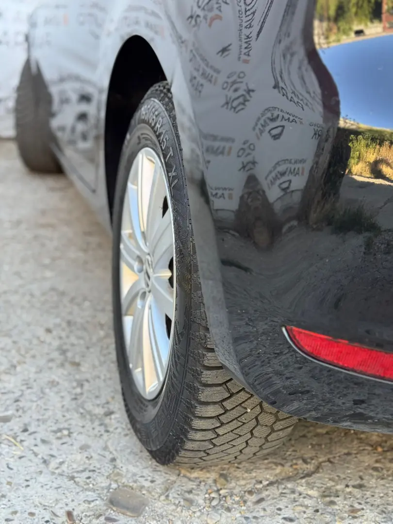 Volkswagen Golf - 2011