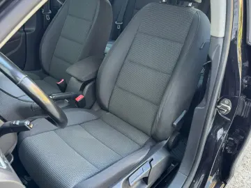 Volkswagen Golf - 2011