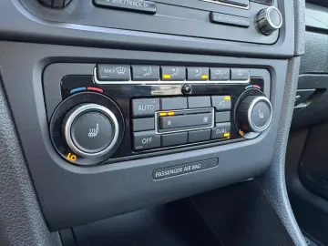 Volkswagen Golf - 2011